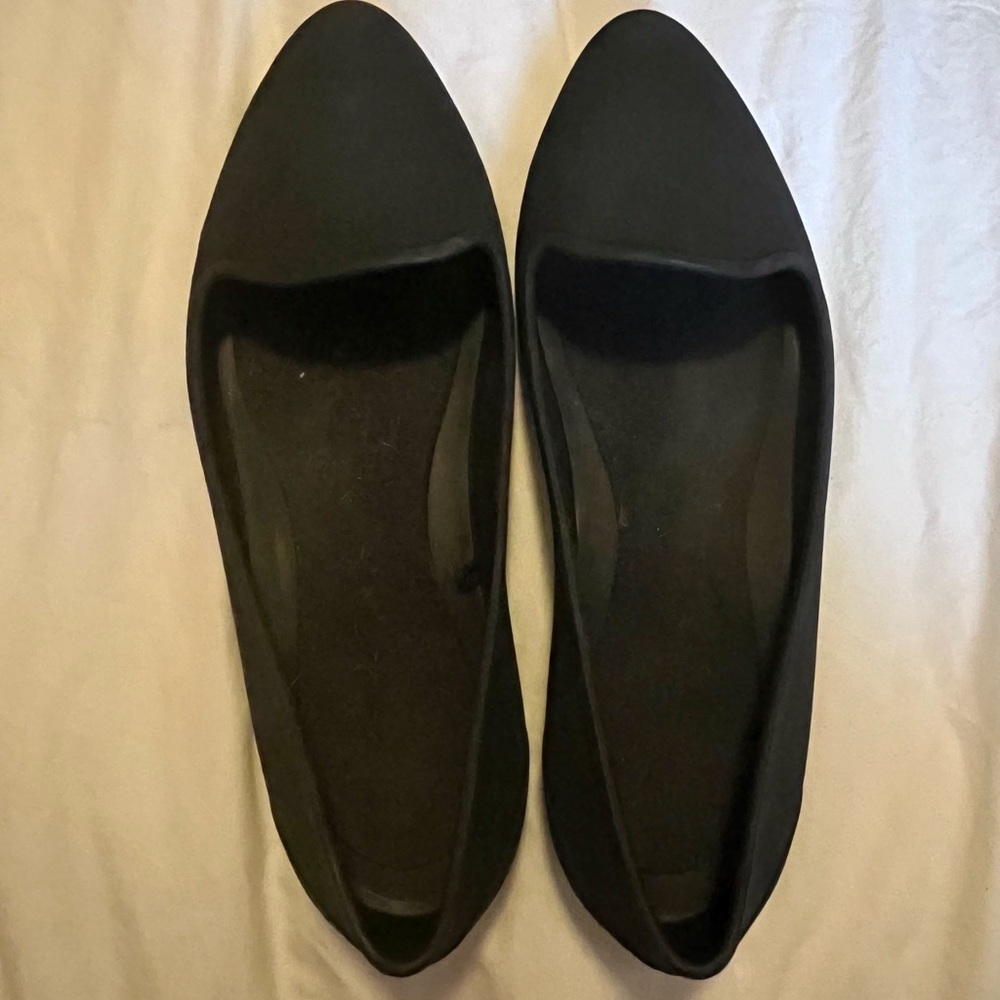 Crocs comfort flats size 7
